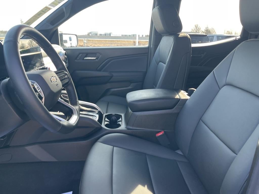 2025 Chevrolet Colorado WT/LT