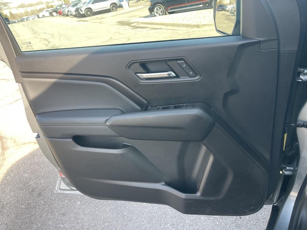 2025 Chevrolet Colorado WT/LT