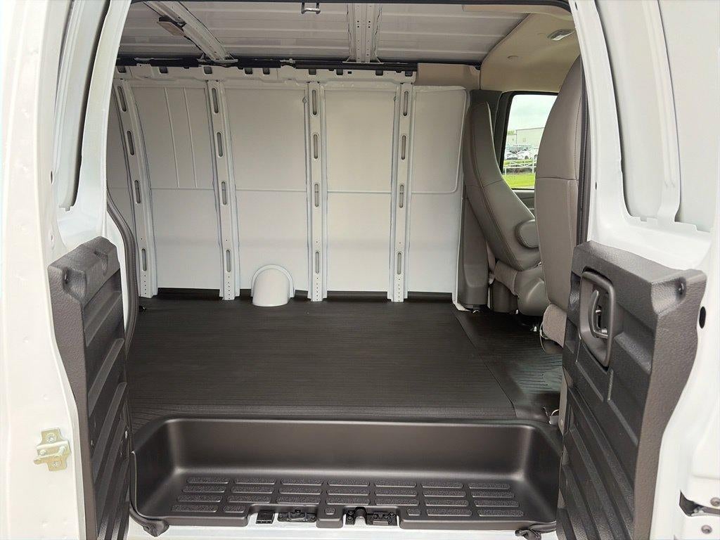 2026 Chevrolet Express Cargo Base