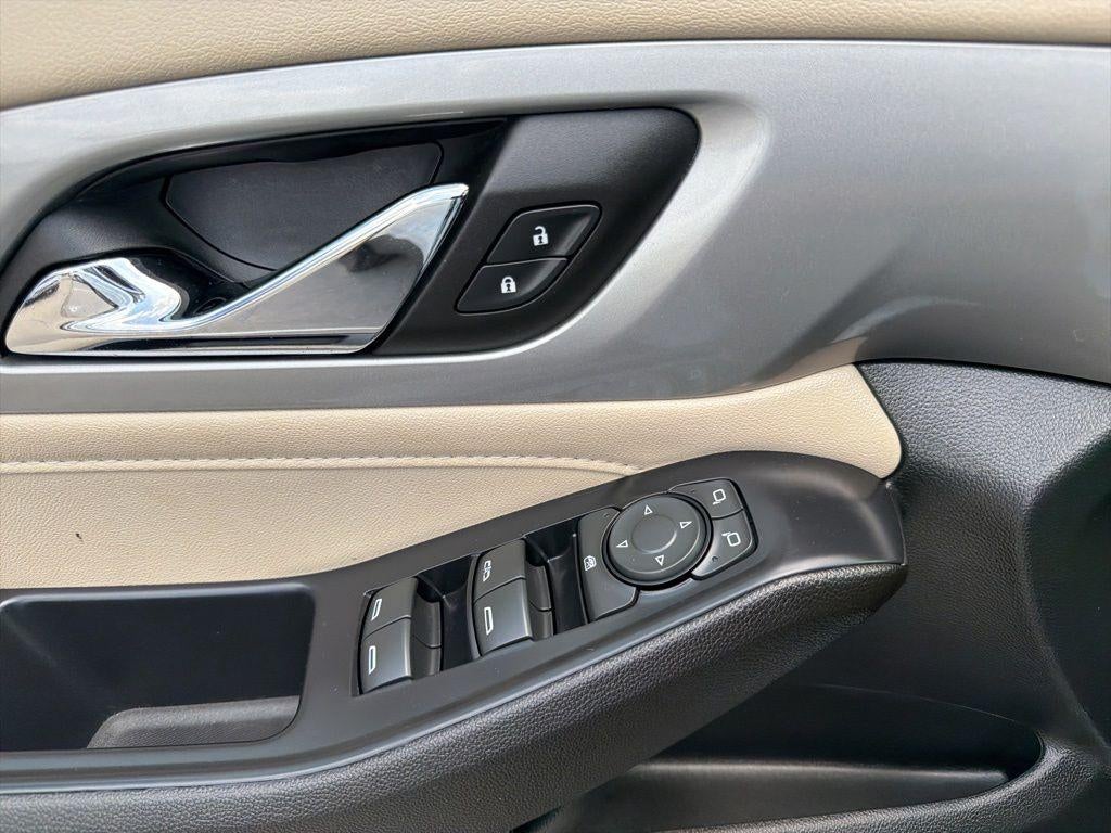 2022 Chevrolet Traverse LT