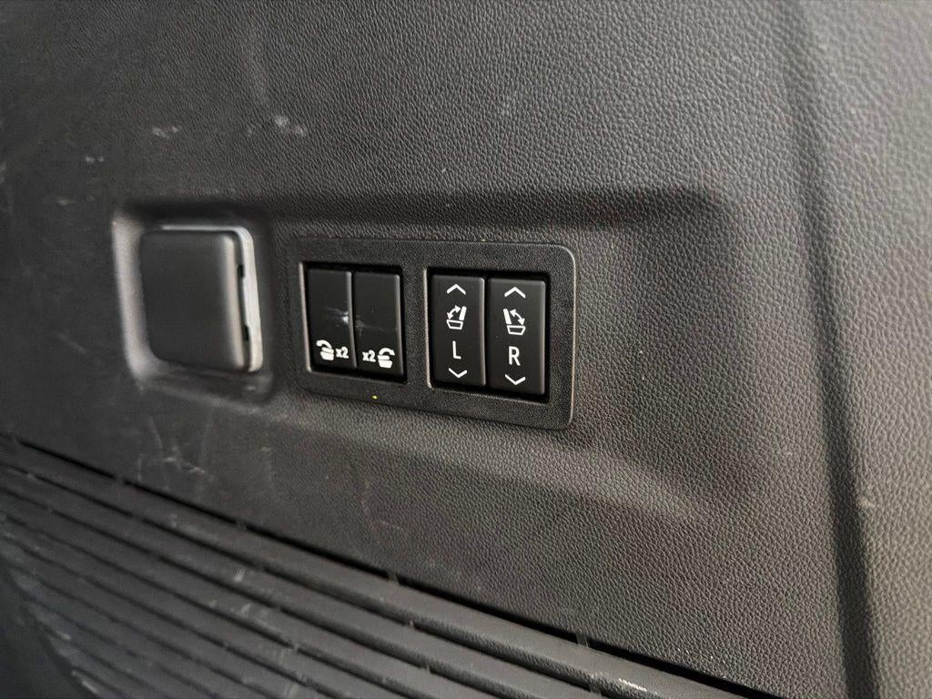 2022 Chevrolet Suburban RST