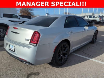 2022 Chrysler 300 Touring