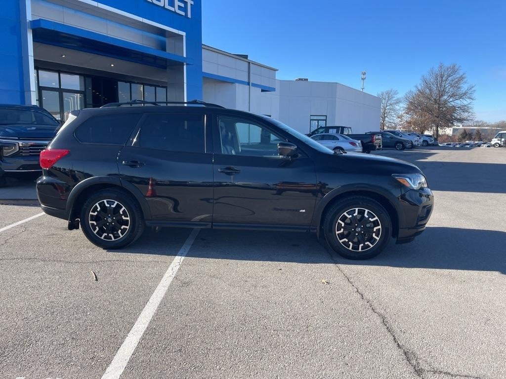 2020 Nissan Pathfinder SL