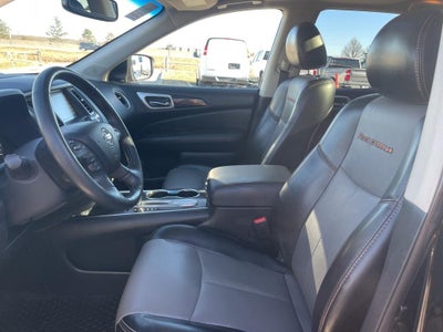 2020 Nissan Pathfinder SL