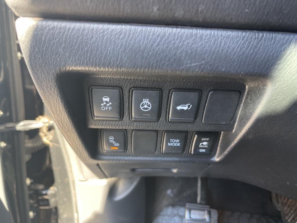 2020 Nissan Pathfinder SL