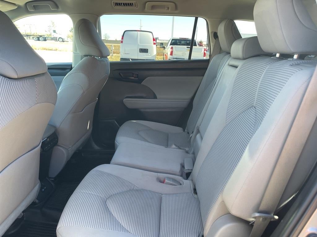 2022 Toyota HIGHLANDER LE