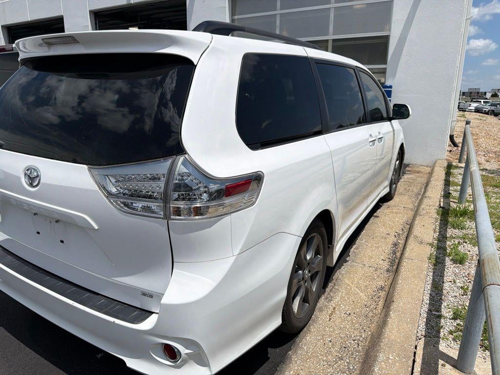 2017 Toyota Sienna SE Premium