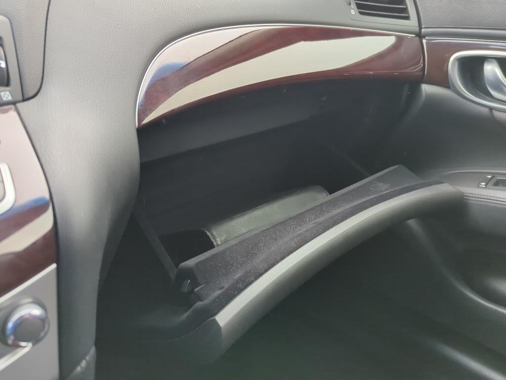 2016 INFINITI Q70L 3.7X