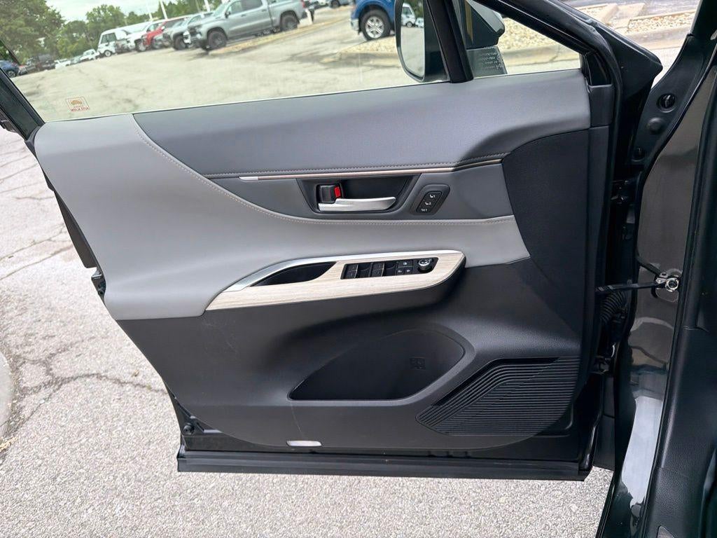 2021 Toyota Venza XLE