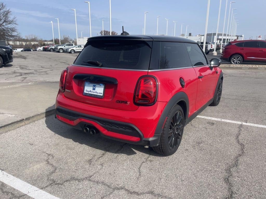2024 MINI Hardtop 2 Door Iconic