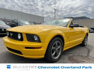 2005 Ford Mustang GT Deluxe