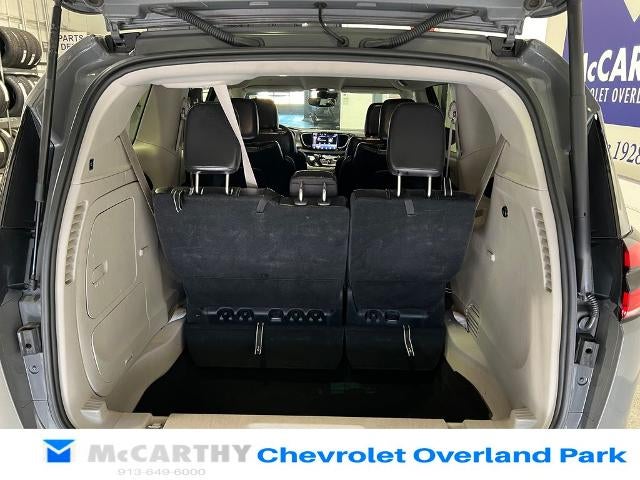 2022 Chrysler Pacifica Hybrid Touring L
