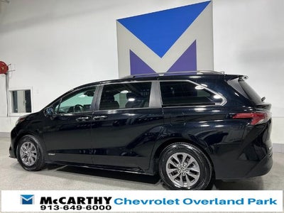 2021 Toyota Sienna XLE