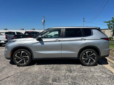 2023 Mitsubishi Outlander SE
