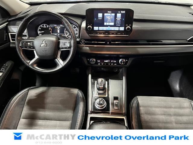 2023 Mitsubishi Outlander SE