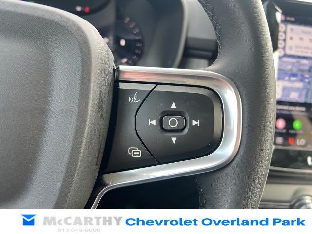 2025 Volvo XC40 Plus Bright Theme