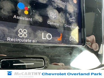 2025 Volvo XC40 Plus Bright Theme