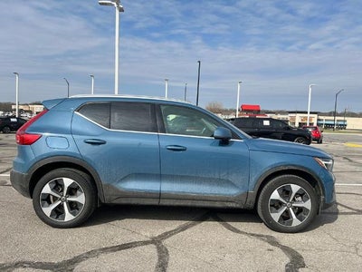 2025 Volvo XC40 Plus Bright Theme
