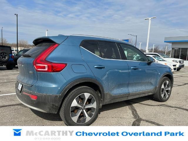 2025 Volvo XC40 Plus Bright Theme