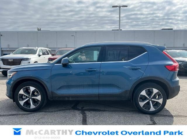 2025 Volvo XC40 Plus Bright Theme