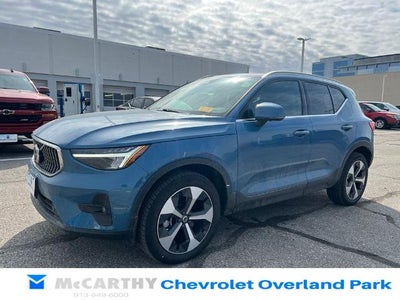 2025 Volvo XC40 Plus Bright Theme