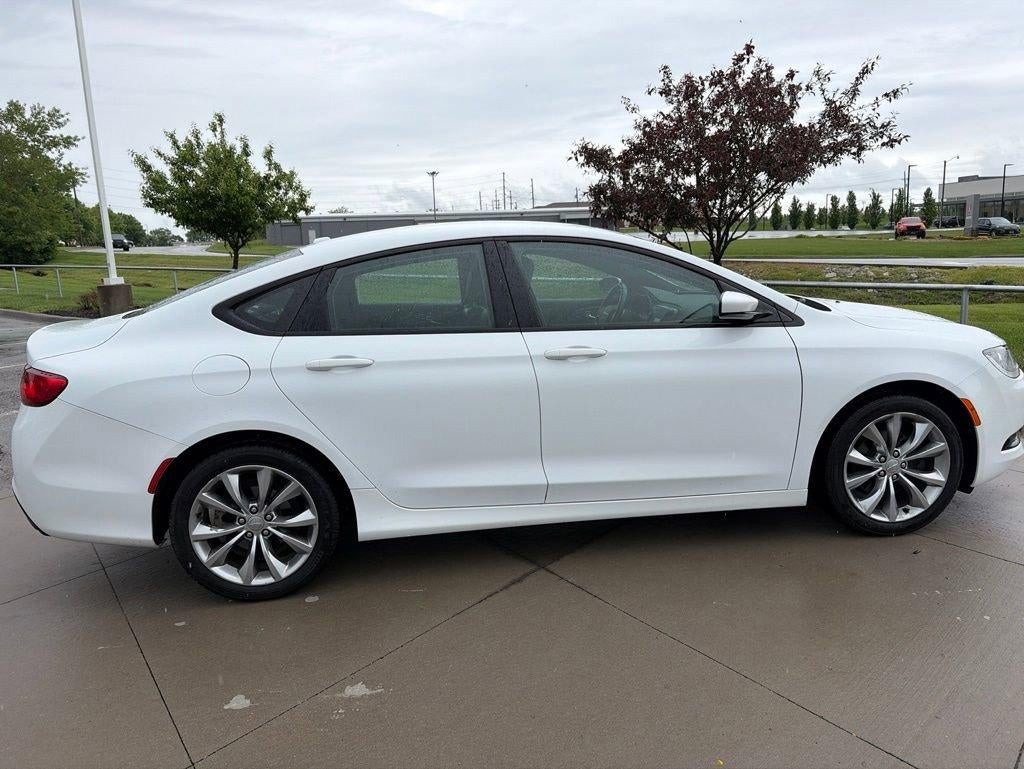 2016 Chrysler 200 S