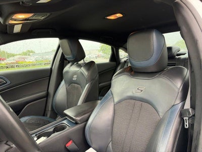 2016 Chrysler 200 S