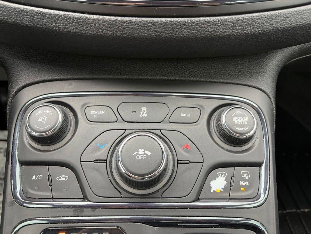 2016 Chrysler 200 S