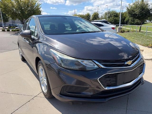 Used 2017 Chevrolet Cruze LT with VIN 1G1BE5SM9H7212687 for sale in Kansas City