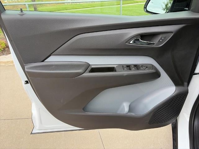 2027 Chevrolet Bolt FWD 4dr LT