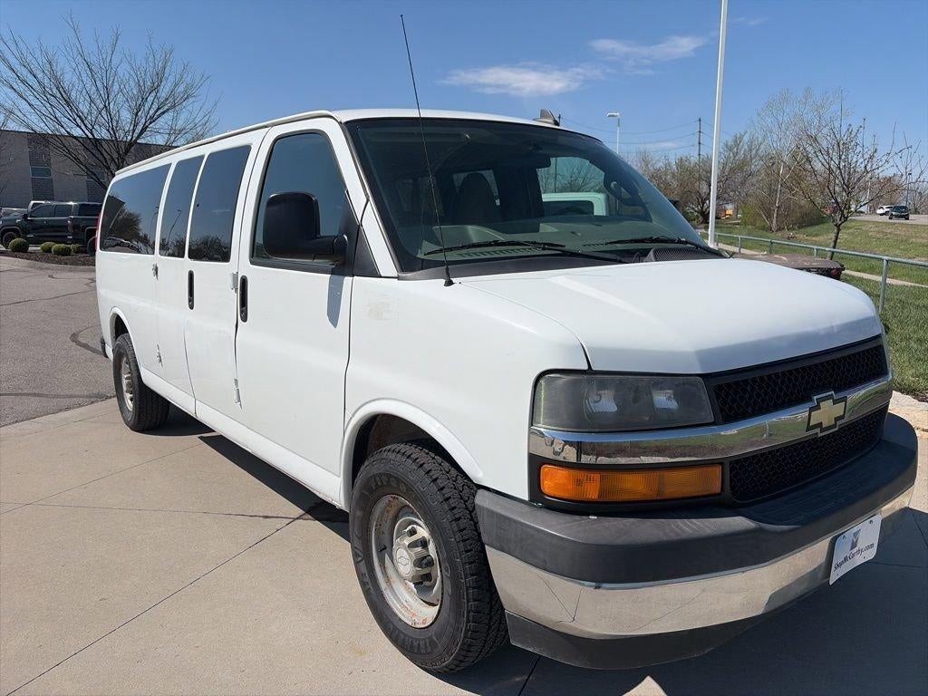 2017 Chevrolet Express Passenger 3500 LT