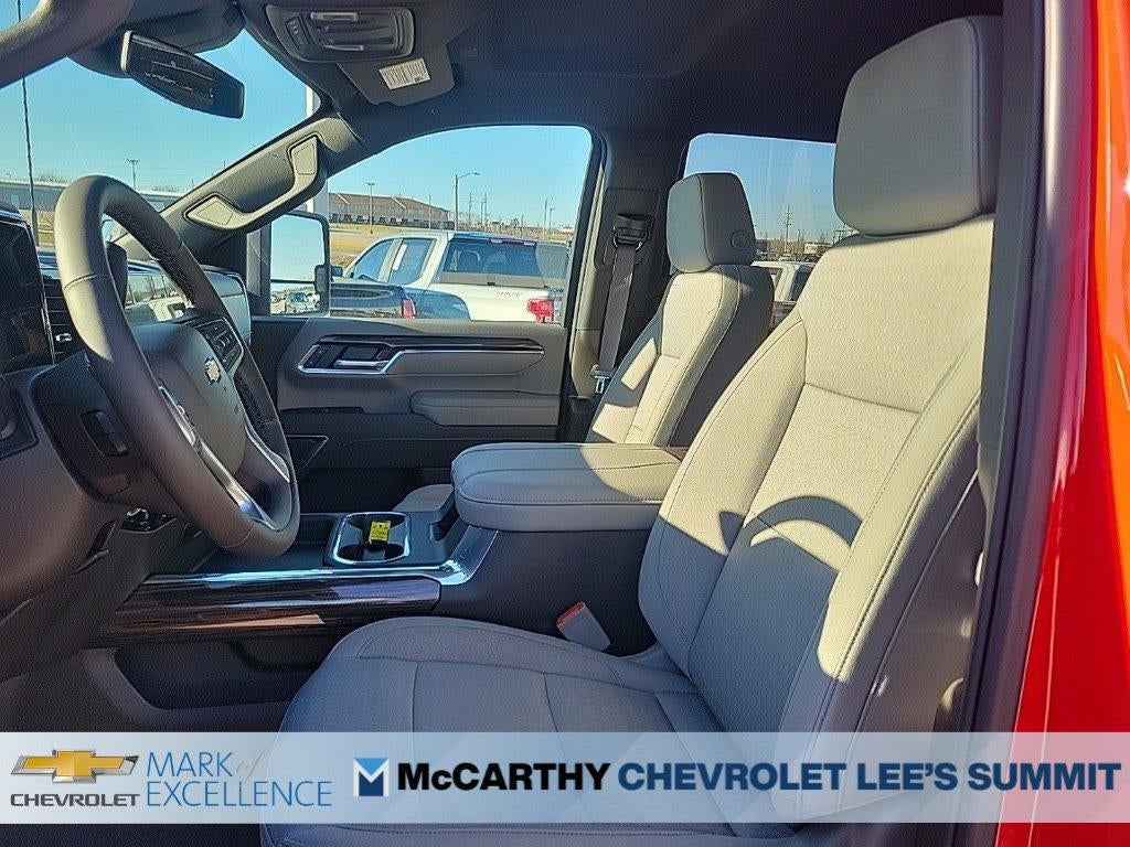 2026 Chevrolet Silverado 3500 HD Crew Cab Long Box 4-Wheel Drive LT