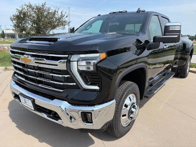2026 Chevrolet Silverado 3500 HD Crew Cab Long Box 4-Wheel Drive LTZ