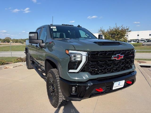 2026 Chevrolet Silverado 2500 HD Crew Cab Standard Box 4-Wheel Drive ZR2