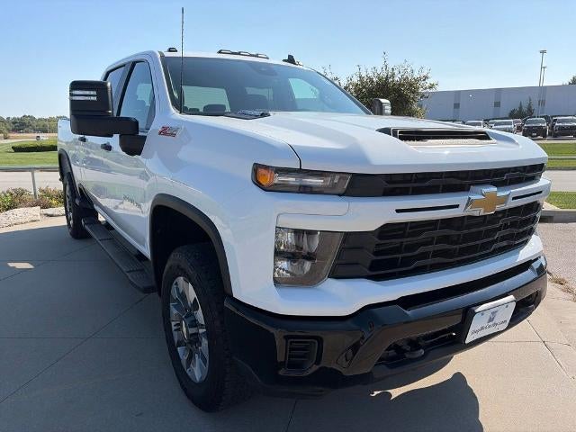 Used 2024 Chevrolet Silverado 2500HD Custom with VIN 1GC4YMEY5RF117177 for sale in Kansas City