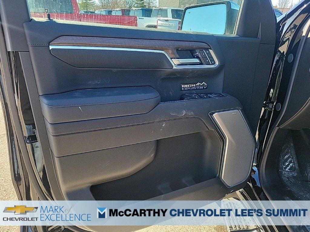 2026 Chevrolet Silverado 1500 Crew Cab Short Box 4-Wheel Drive High Country