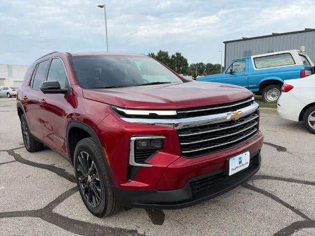 Used 2024 Chevrolet Traverse 1LT with VIN 1GNERGKS1RJ242961 for sale in Kansas City