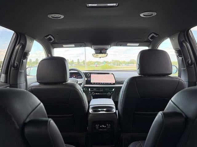 2027 Chevrolet Traverse LT w/2LT