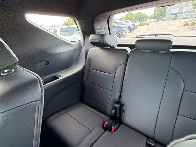 2027 Chevrolet Traverse LT w/2LT