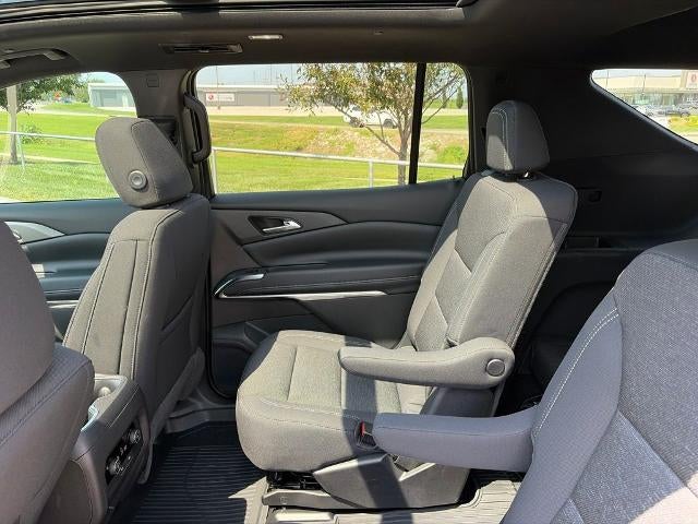 2027 Chevrolet Traverse LT w/2LT
