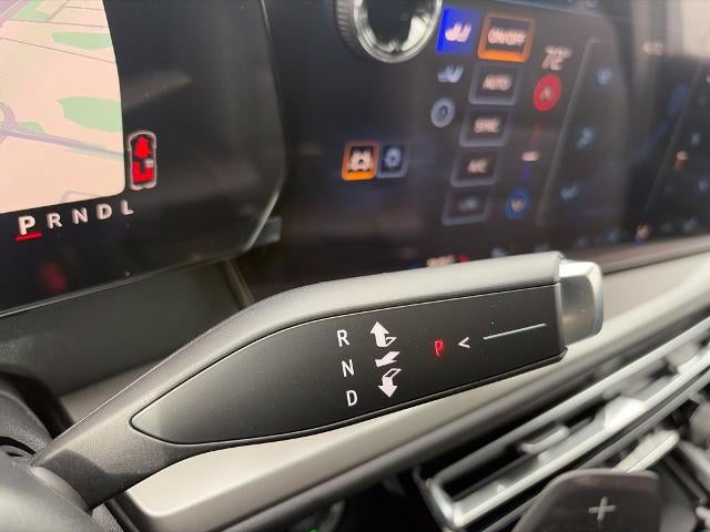 2027 Chevrolet Traverse LT w/2LT