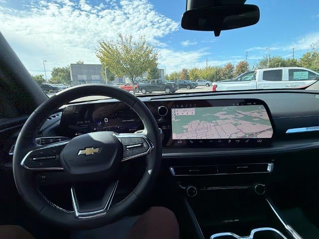 2027 Chevrolet Traverse LT w/2LT