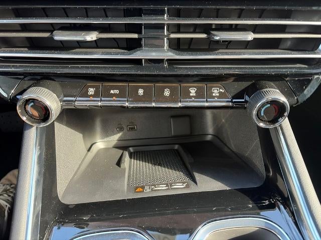 2027 Chevrolet Traverse LT w/2LT