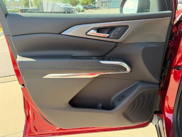 2027 Chevrolet Traverse LT w/2LT
