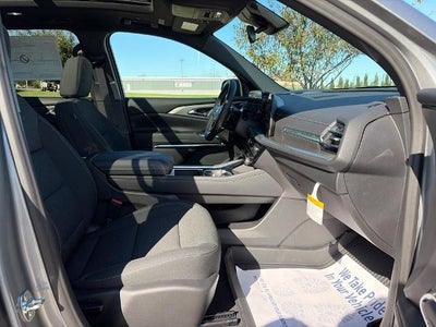 2027 Chevrolet Traverse LT w/2LT