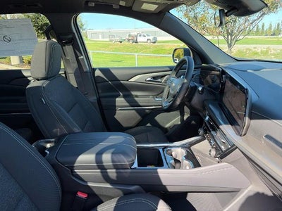 2027 Chevrolet Traverse LT w/2LT