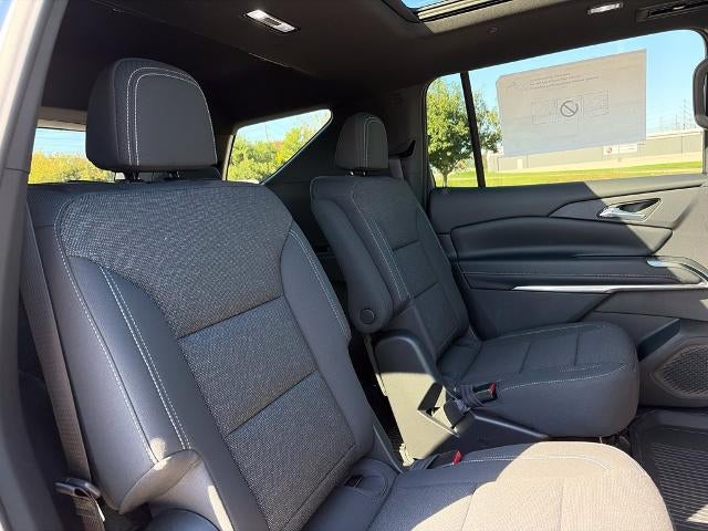 2027 Chevrolet Traverse LT w/2LT