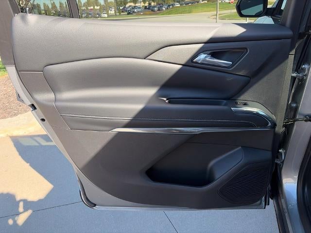 2027 Chevrolet Traverse LT w/2LT