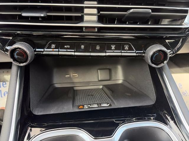 2027 Chevrolet Traverse LT w/2LT
