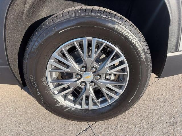 2027 Chevrolet Traverse LT w/2LT